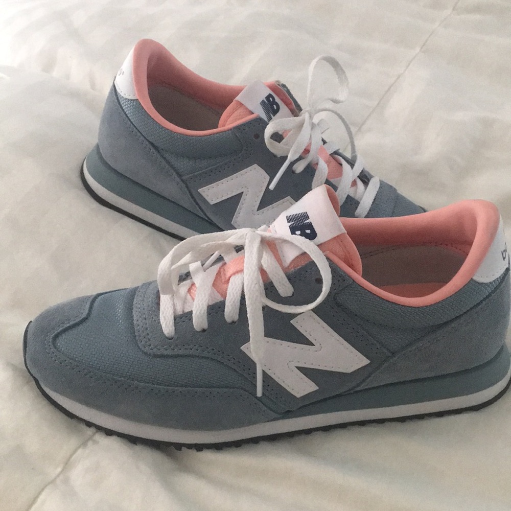 New Balance tennis shoes